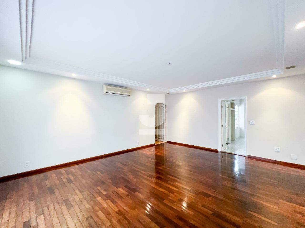 Casa à venda com 4 quartos, 317m² - Foto 3