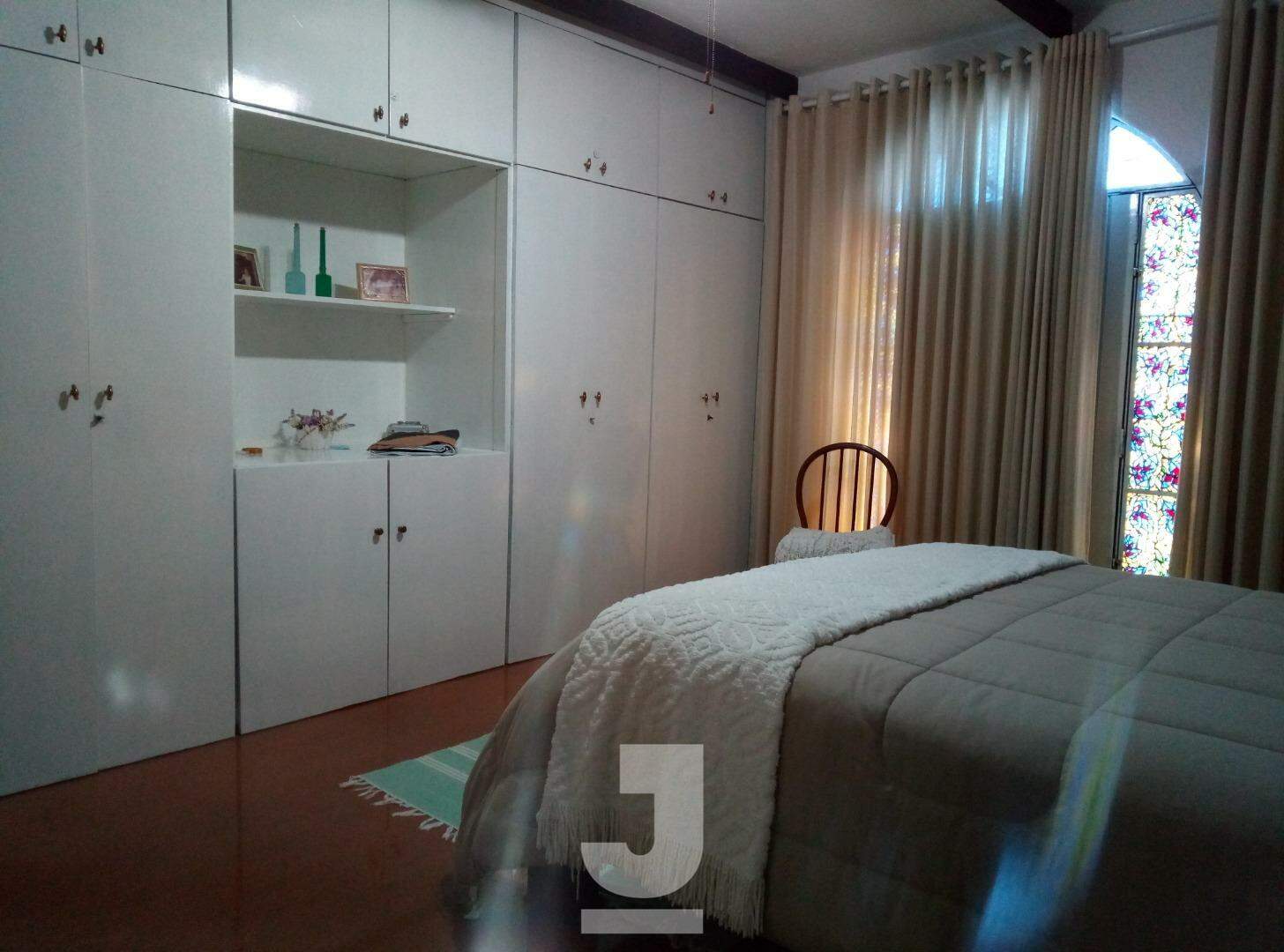 Casa à venda com 4 quartos, 380m² - Foto 22