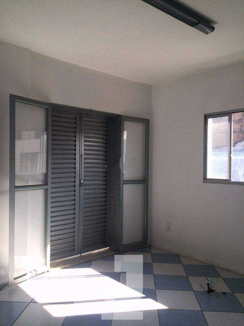 Casa à venda com 1 quarto, 450m² - Foto 12