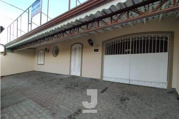 Casa à venda com 4 quartos, 131m² - Foto 1