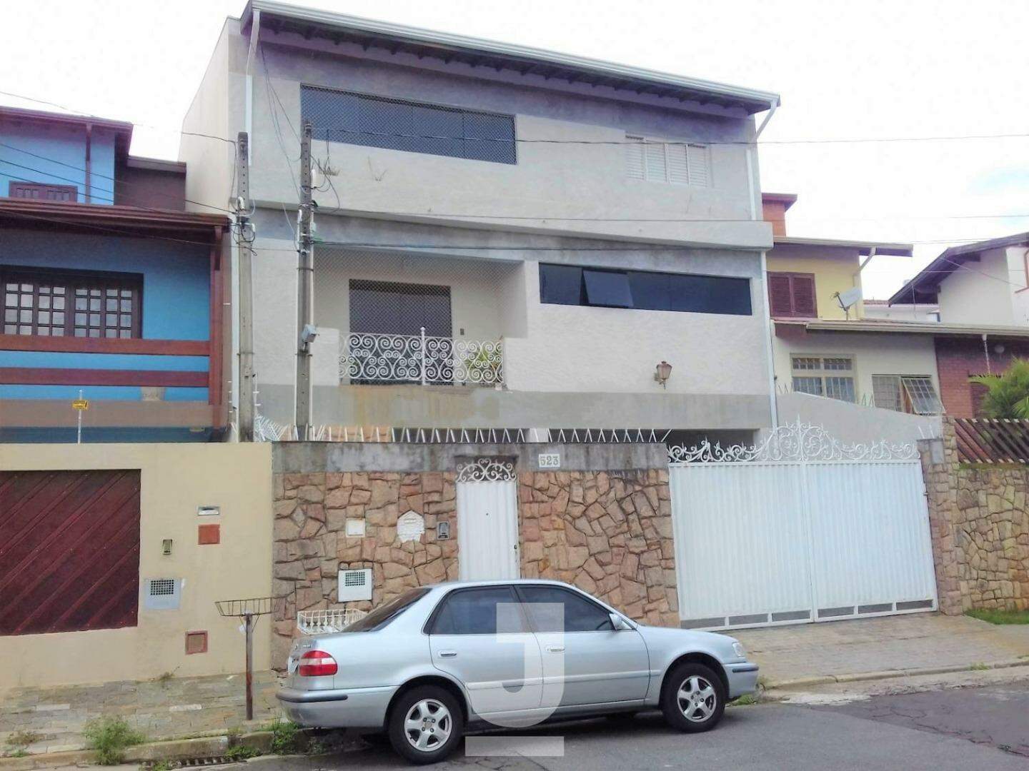 Casa à venda com 4 quartos, 450m² - Foto 2