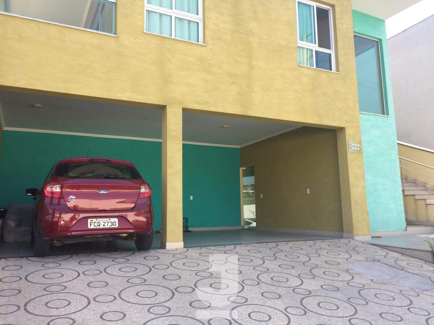 Casa de Condomínio à venda com 3 quartos, 210m² - Foto 1