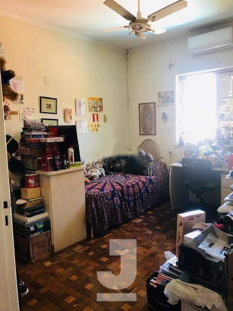 Casa à venda com 8 quartos, 300m² - Foto 13