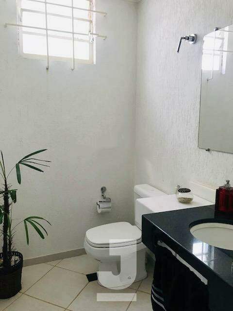 Casa à venda com 8 quartos, 300m² - Foto 20