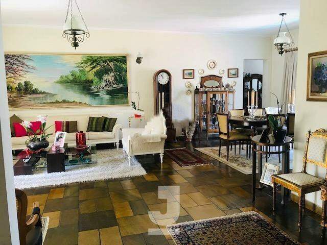 Casa à venda com 8 quartos, 300m² - Foto 11