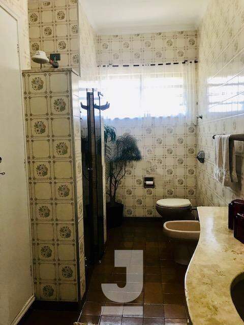 Casa à venda com 8 quartos, 300m² - Foto 23