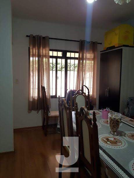 Casa à venda com 5 quartos, 180m² - Foto 27