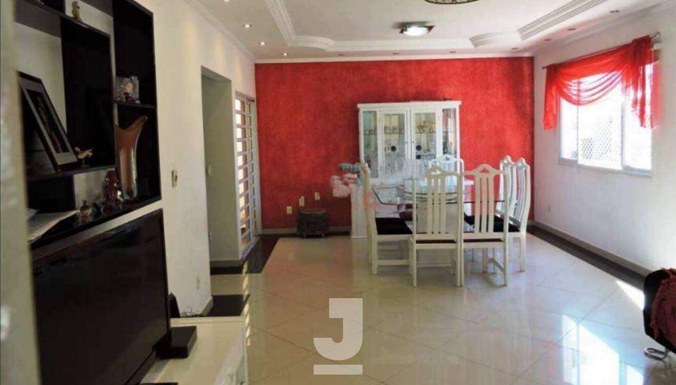 Casa à venda com 3 quartos, 350m² - Foto 2