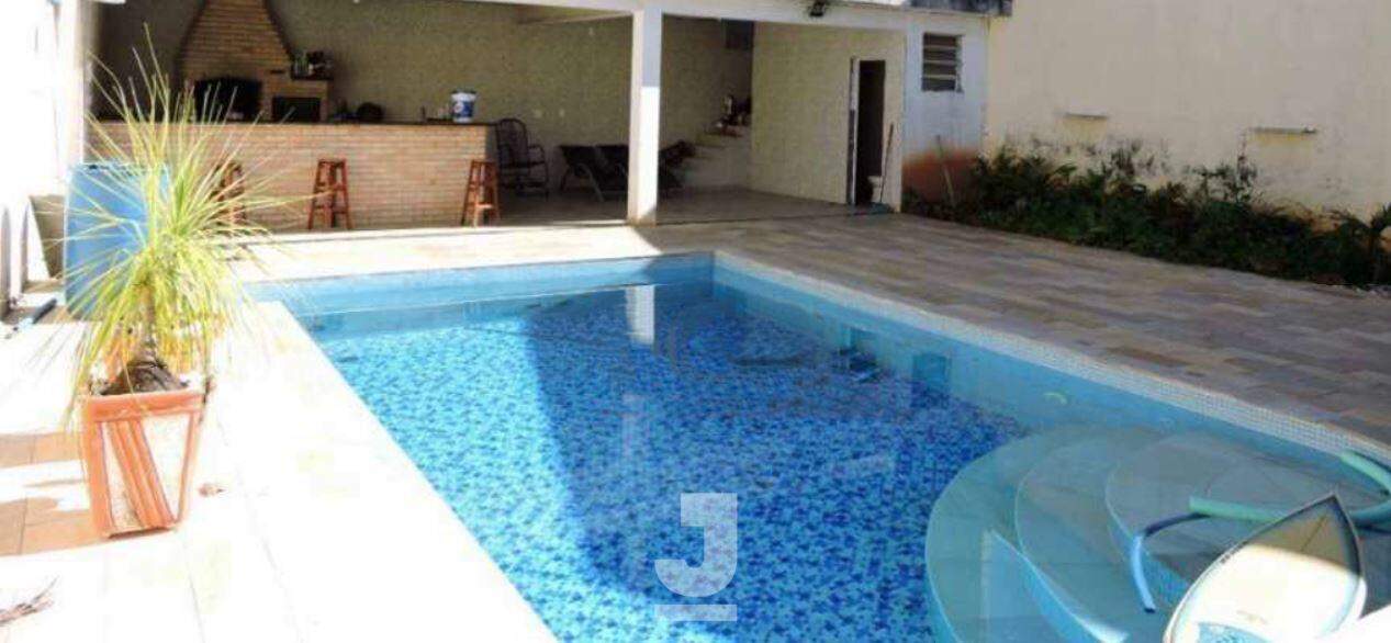 Casa à venda com 3 quartos, 350m² - Foto 4