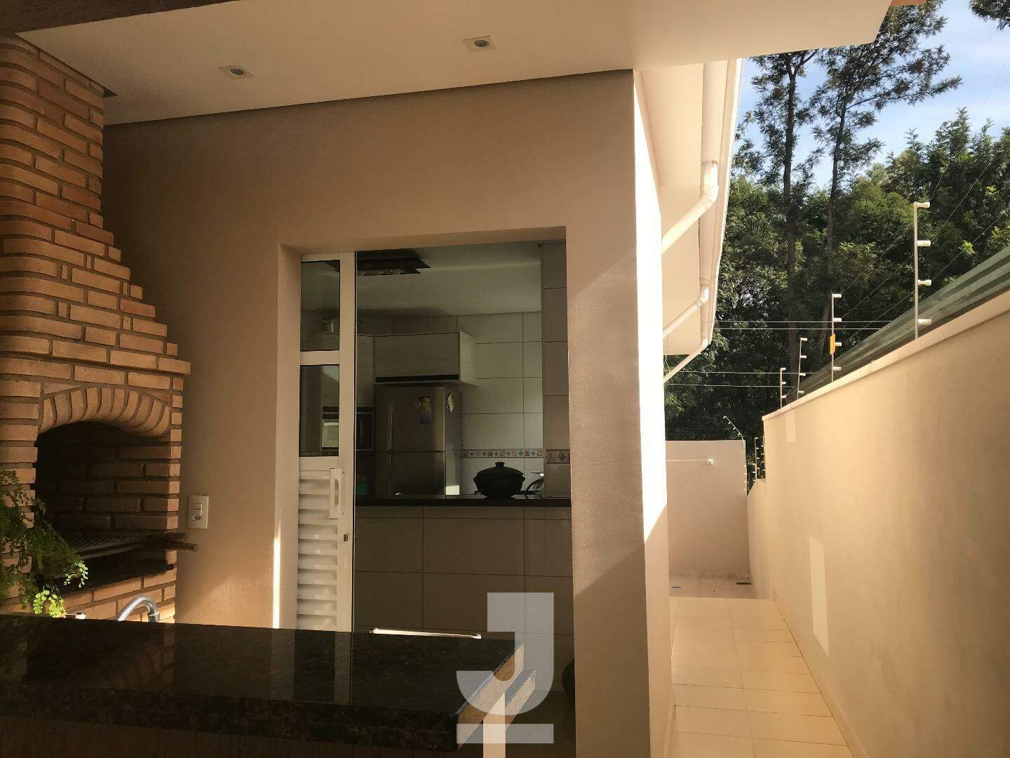 Casa à venda com 3 quartos, 168m² - Foto 4