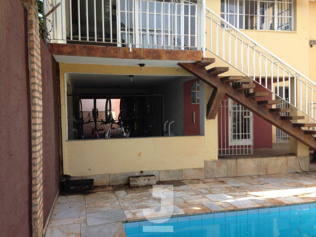 Casa à venda com 4 quartos, 370m² - Foto 2