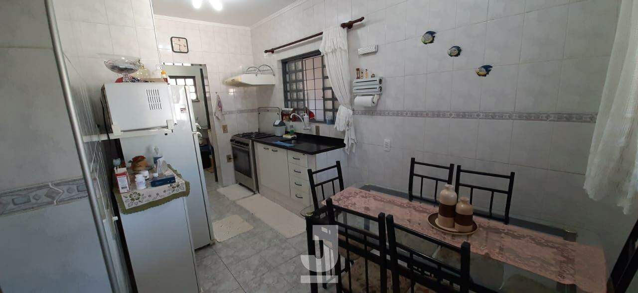 Casa à venda com 3 quartos, 140m² - Foto 18