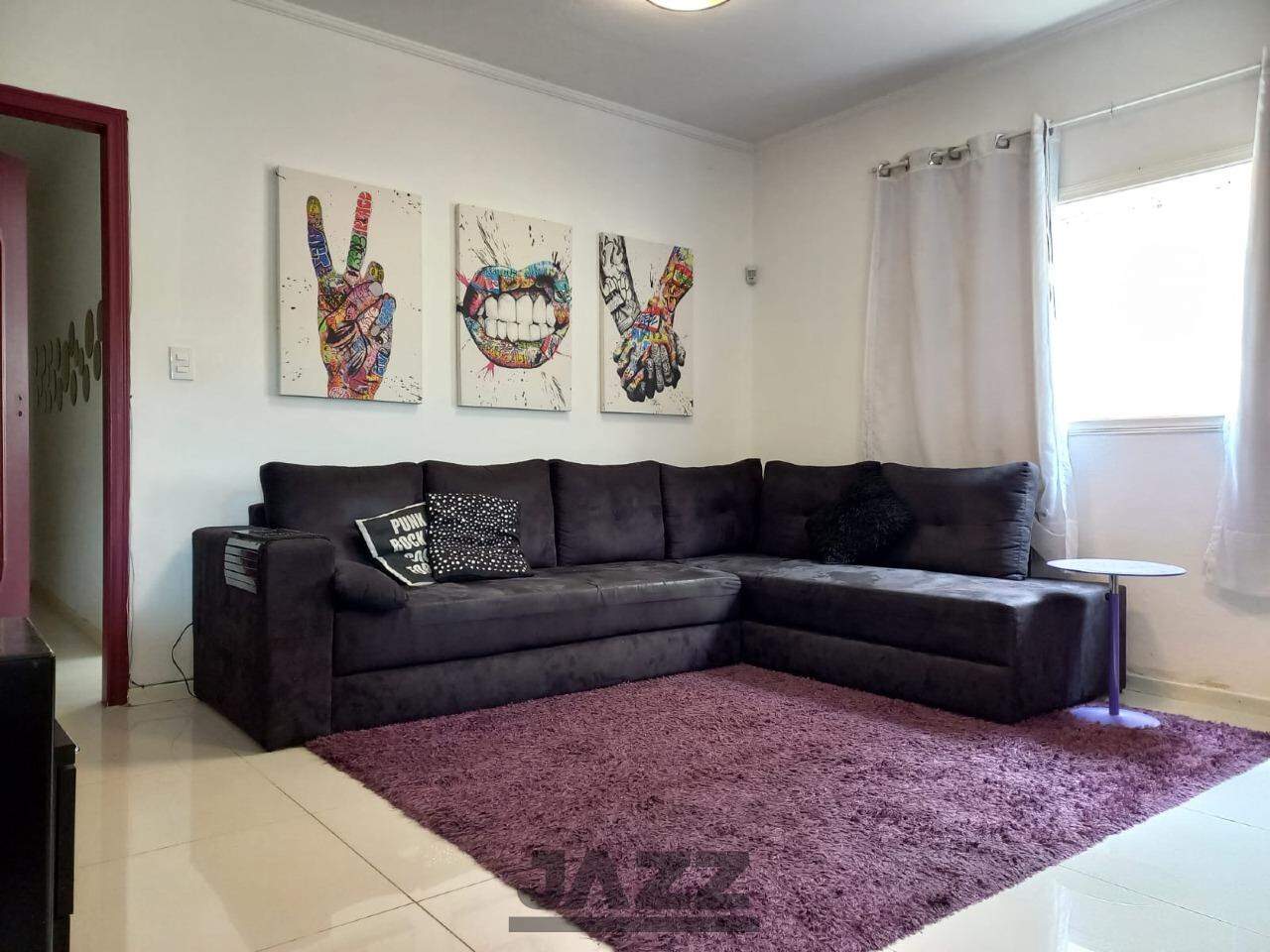 Casa à venda com 3 quartos, 209m² - Foto 2