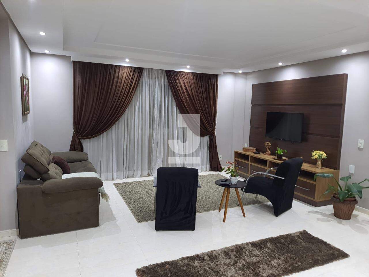 Casa de Condomínio à venda com 3 quartos, 330m² - Foto 2