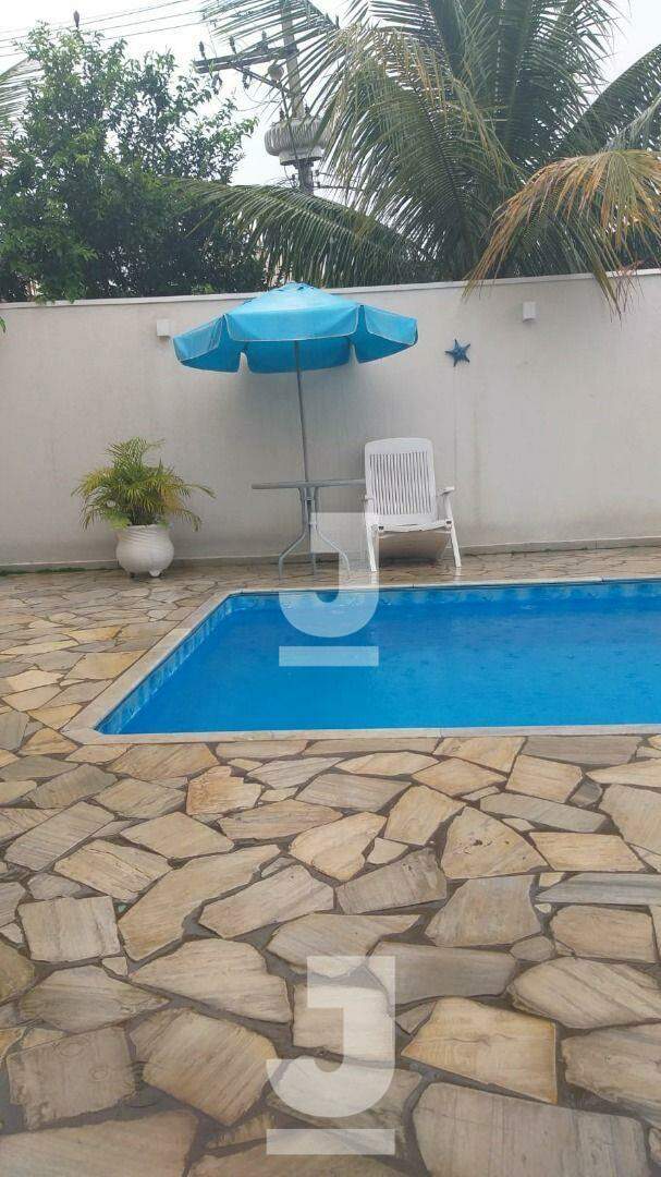 Casa de Condomínio à venda com 3 quartos, 300m² - Foto 2