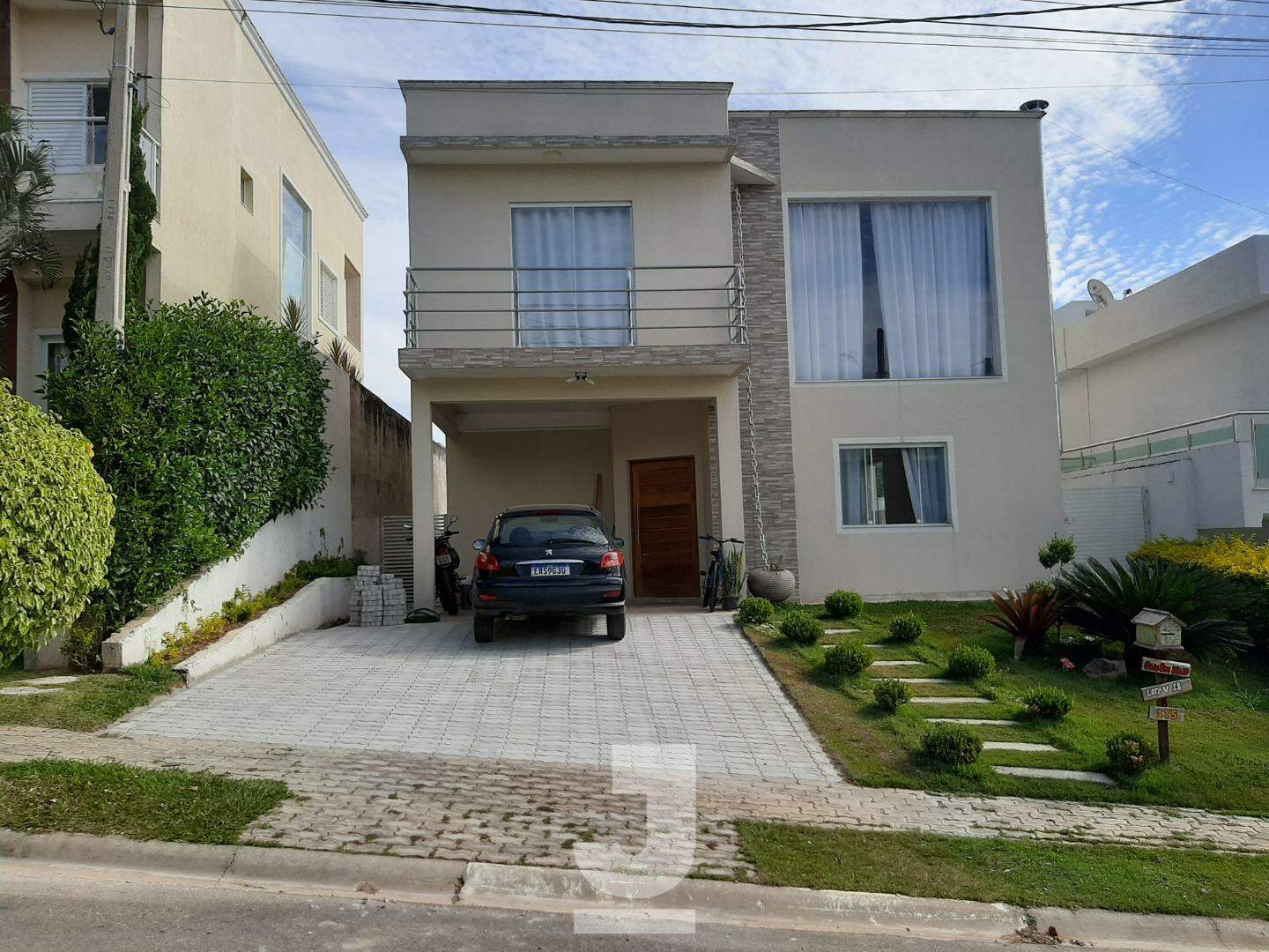 Casa de Condomínio à venda com 3 quartos, 223m² - Foto 1