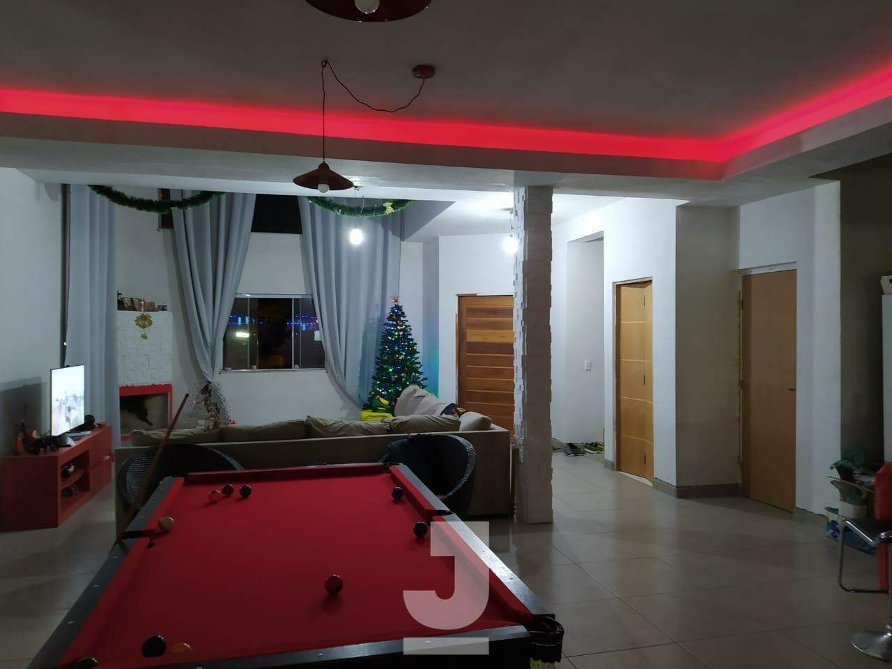 Casa de Condomínio à venda com 3 quartos, 223m² - Foto 4