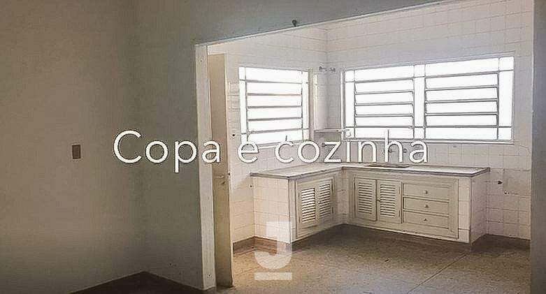 Casa à venda com 3 quartos, 381m² - Foto 8