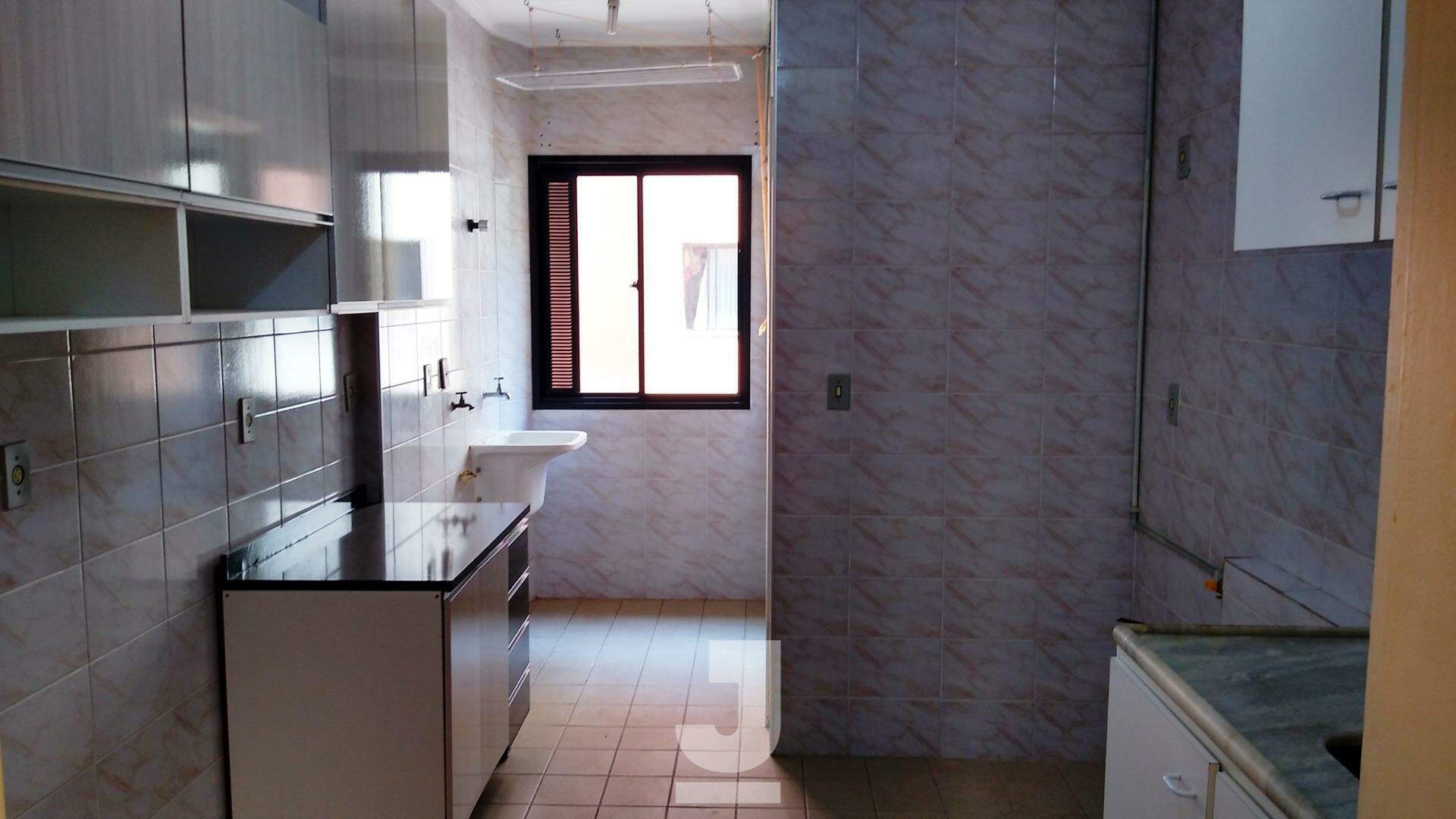 Apartamento à venda com 2 quartos, 70m² - Foto 4