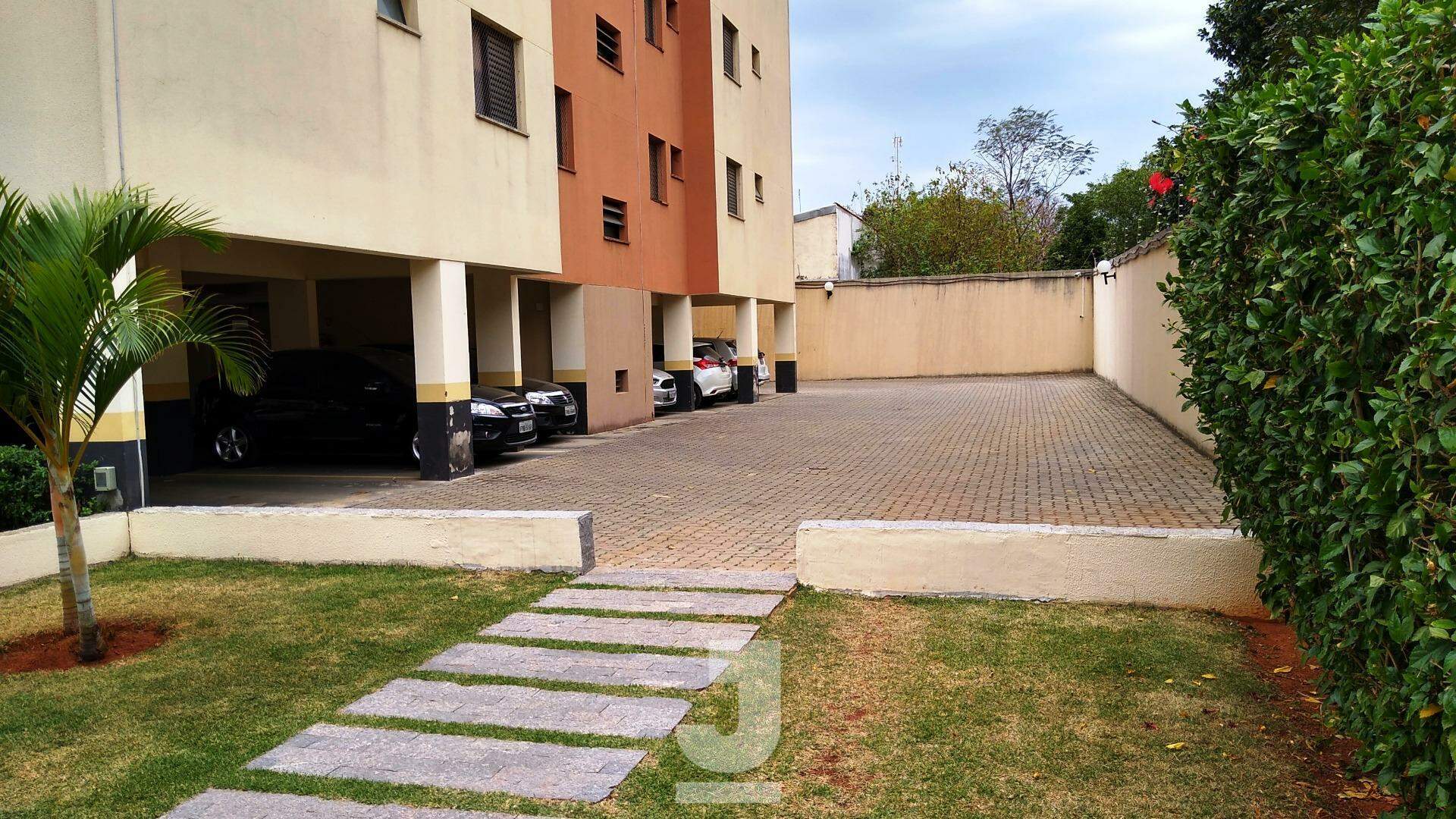 Apartamento à venda com 2 quartos, 70m² - Foto 13