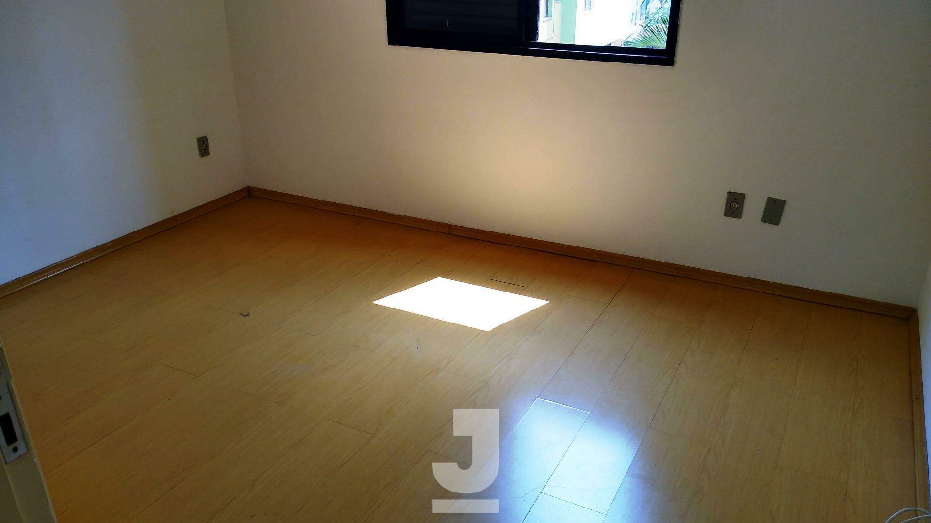 Apartamento à venda com 2 quartos, 70m² - Foto 12