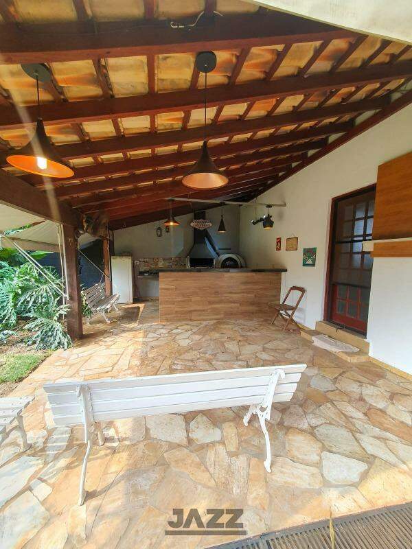 Casa à venda com 4 quartos, 200m² - Foto 5