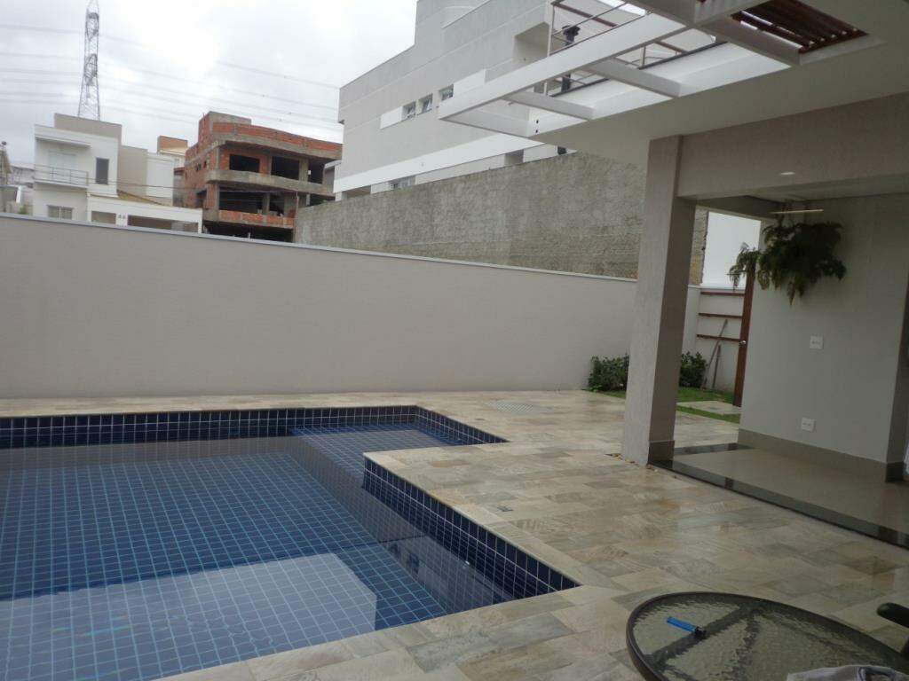 Casa de Condomínio à venda com 4 quartos, 290m² - Foto 37