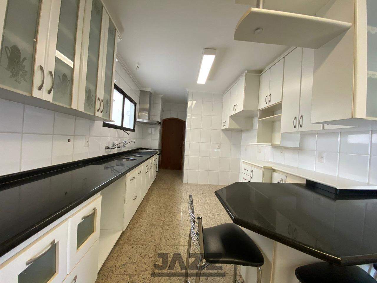 Apartamento à venda com 3 quartos, 204m² - Foto 25