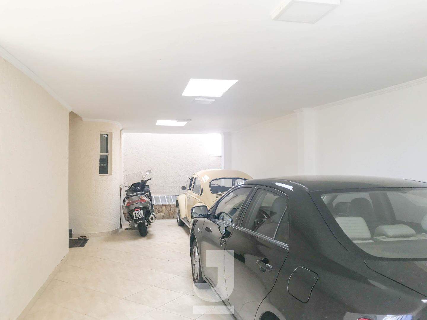 Casa à venda com 3 quartos, 300m² - Foto 8