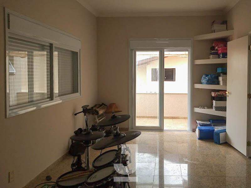 Casa de Condomínio à venda com 5 quartos, 200m² - Foto 25