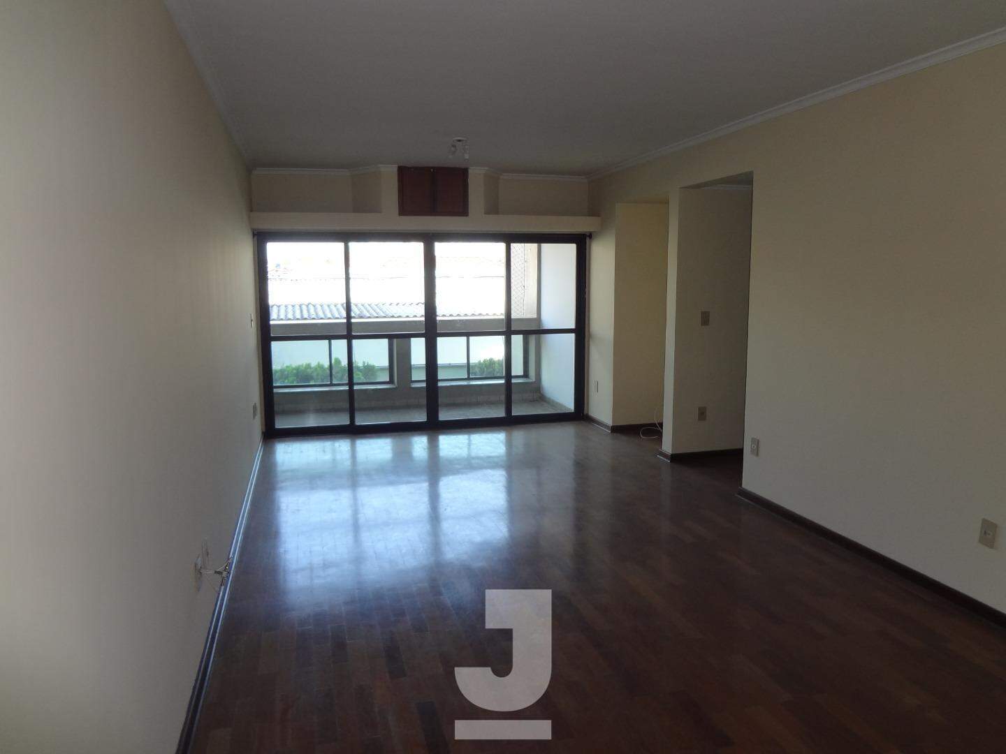 Apartamento à venda com 3 quartos, 113m² - Foto 2