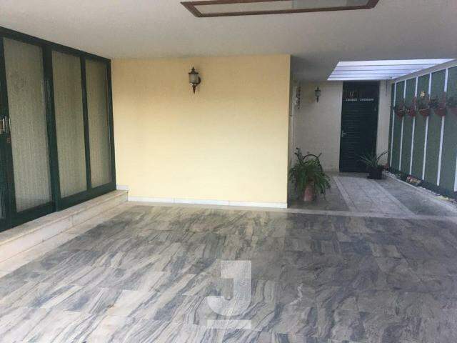 Casa à venda com 3 quartos, 260m² - Foto 2