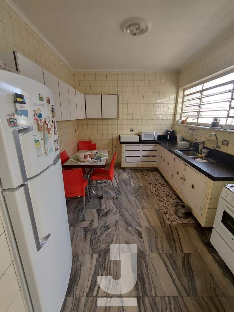 Casa à venda com 3 quartos, 260m² - Foto 6