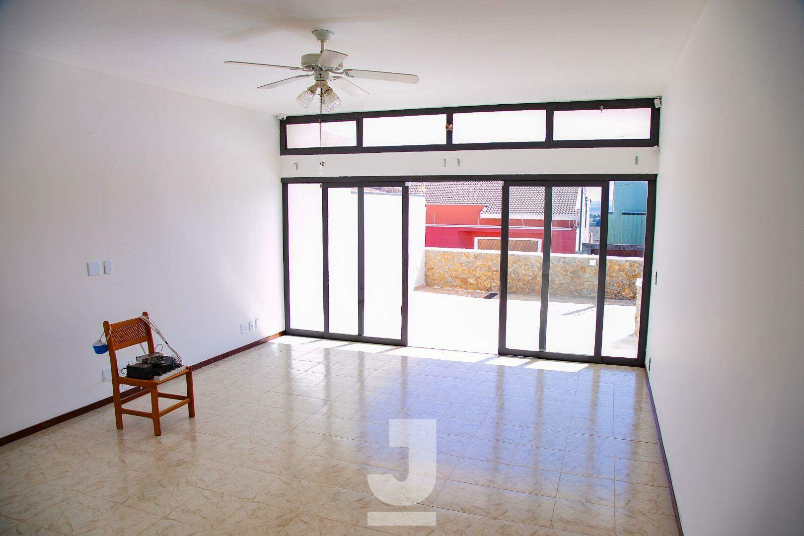 Casa à venda com 3 quartos, 189m² - Foto 3