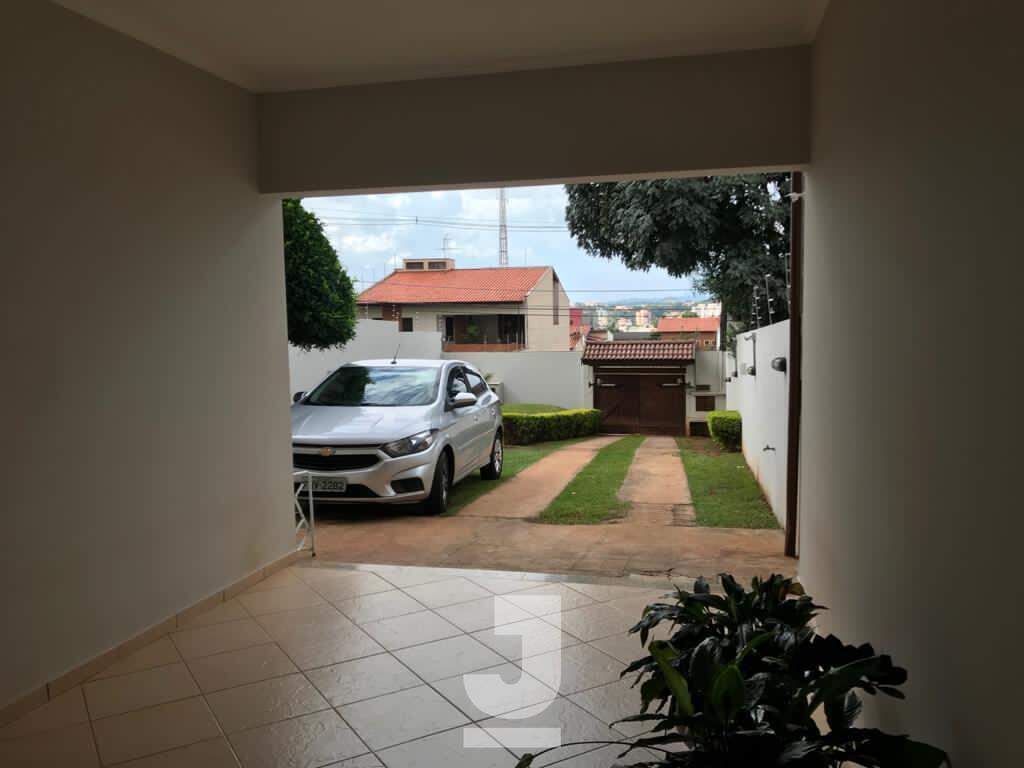 Casa à venda com 3 quartos, 248m² - Foto 4