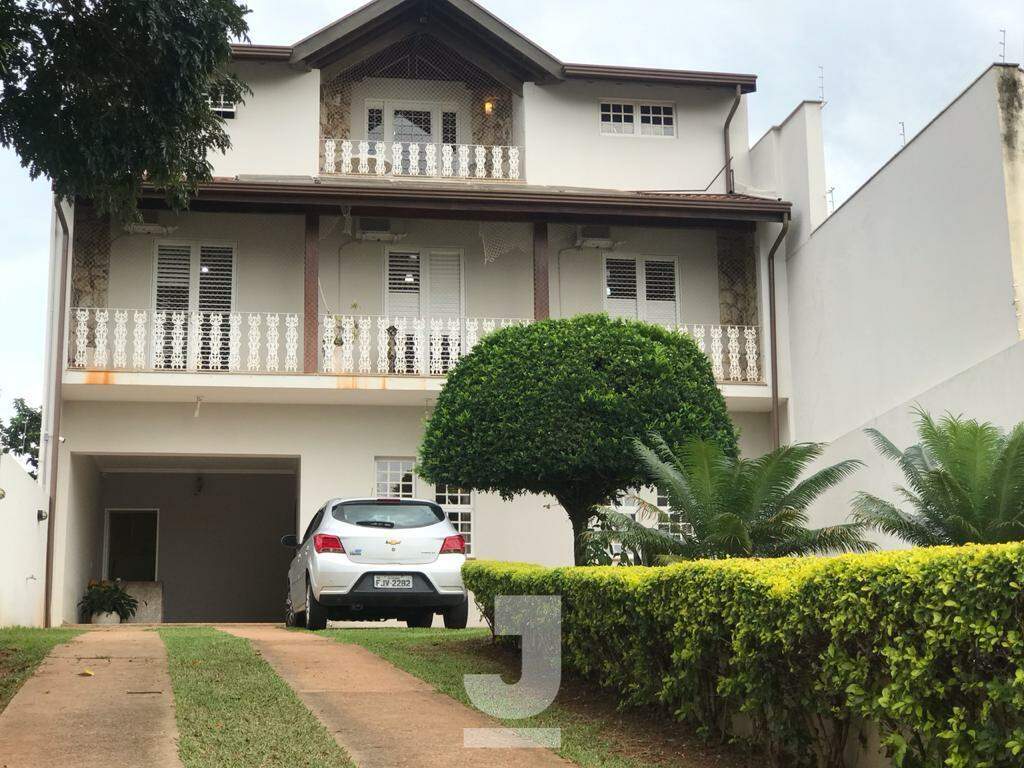 Casa à venda com 3 quartos, 248m² - Foto 1