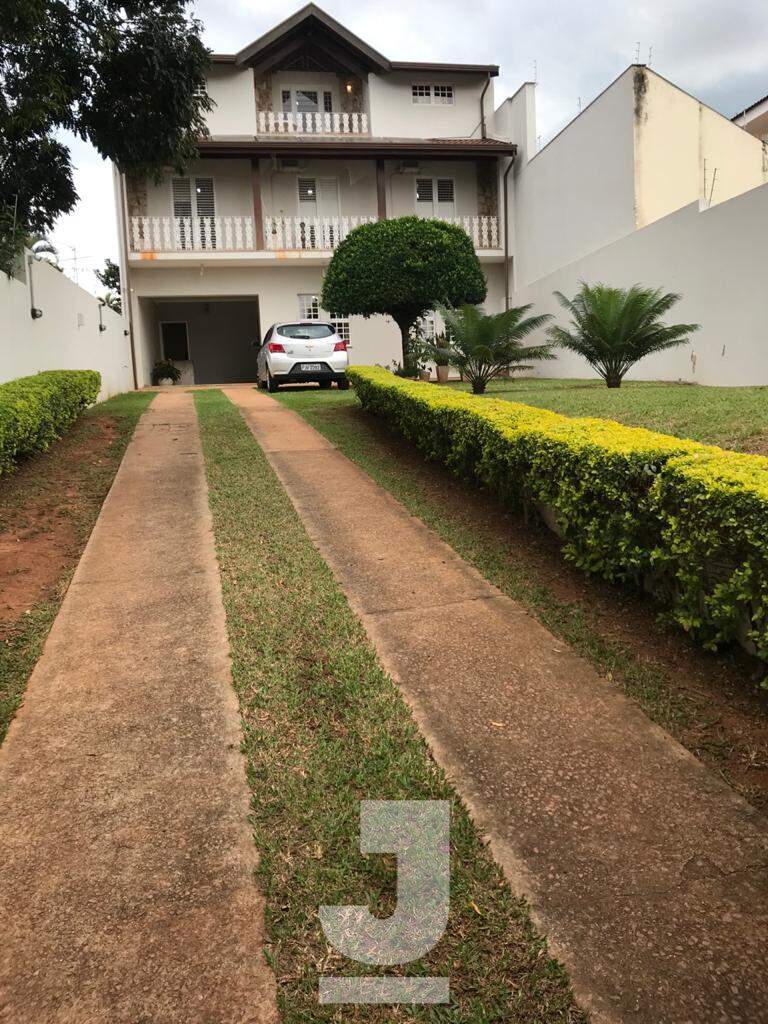 Casa à venda com 3 quartos, 248m² - Foto 2