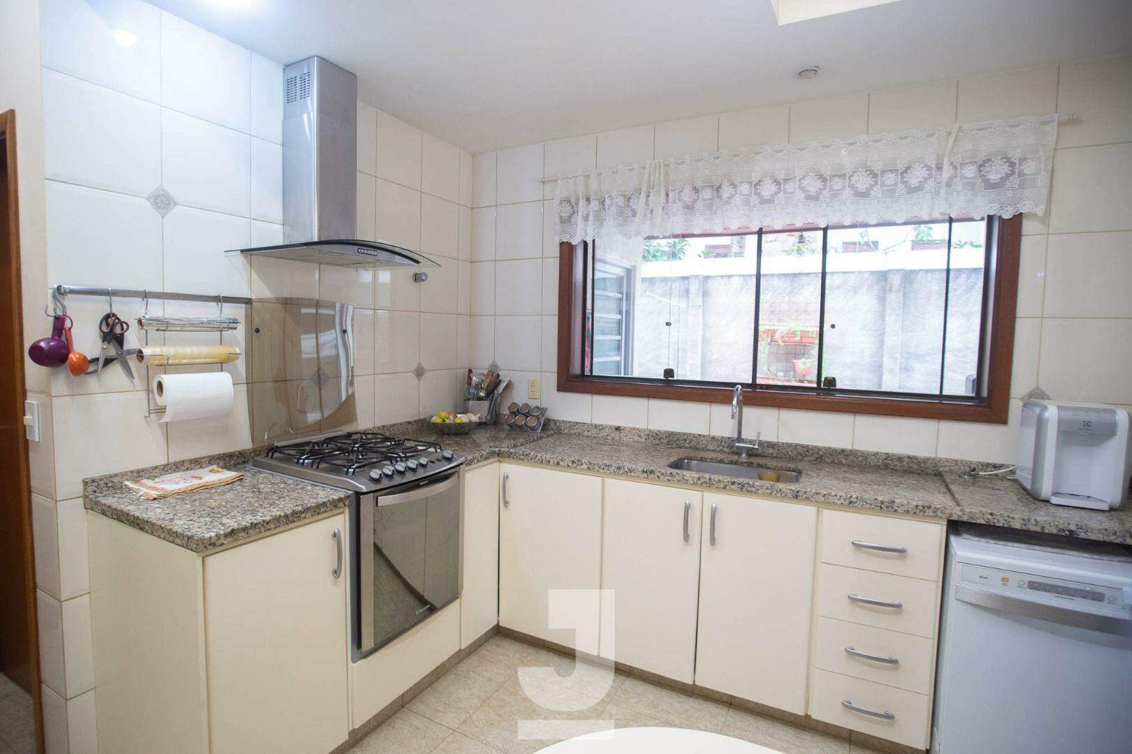 Casa de Condomínio à venda com 4 quartos, 320m² - Foto 10