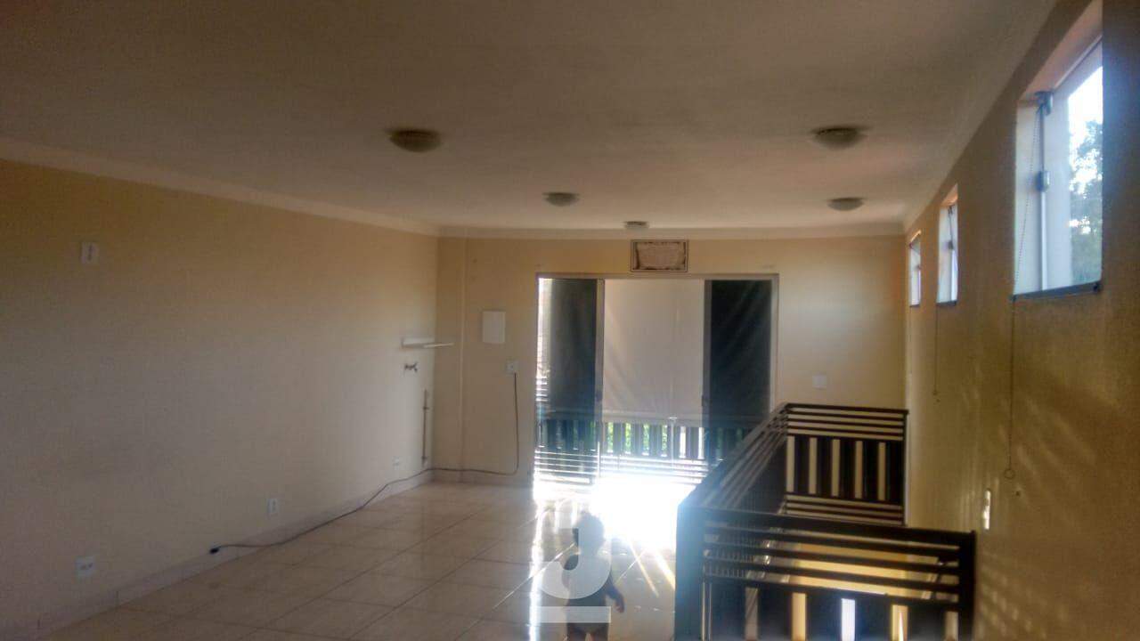 Casa à venda com 5 quartos, 230m² - Foto 1