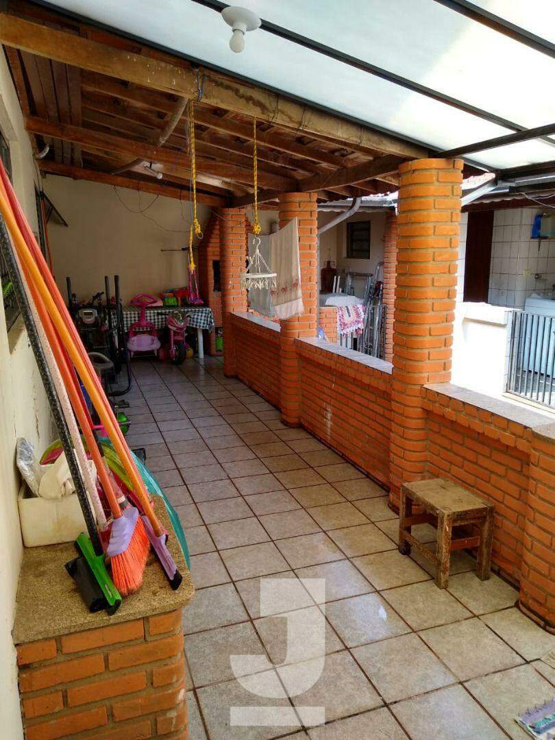 Casa à venda com 5 quartos, 230m² - Foto 24