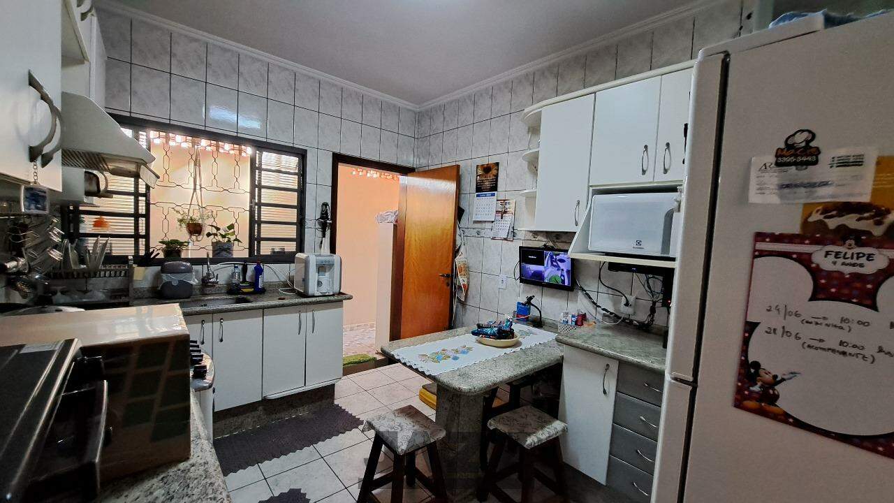 Casa à venda com 3 quartos, 144m² - Foto 10