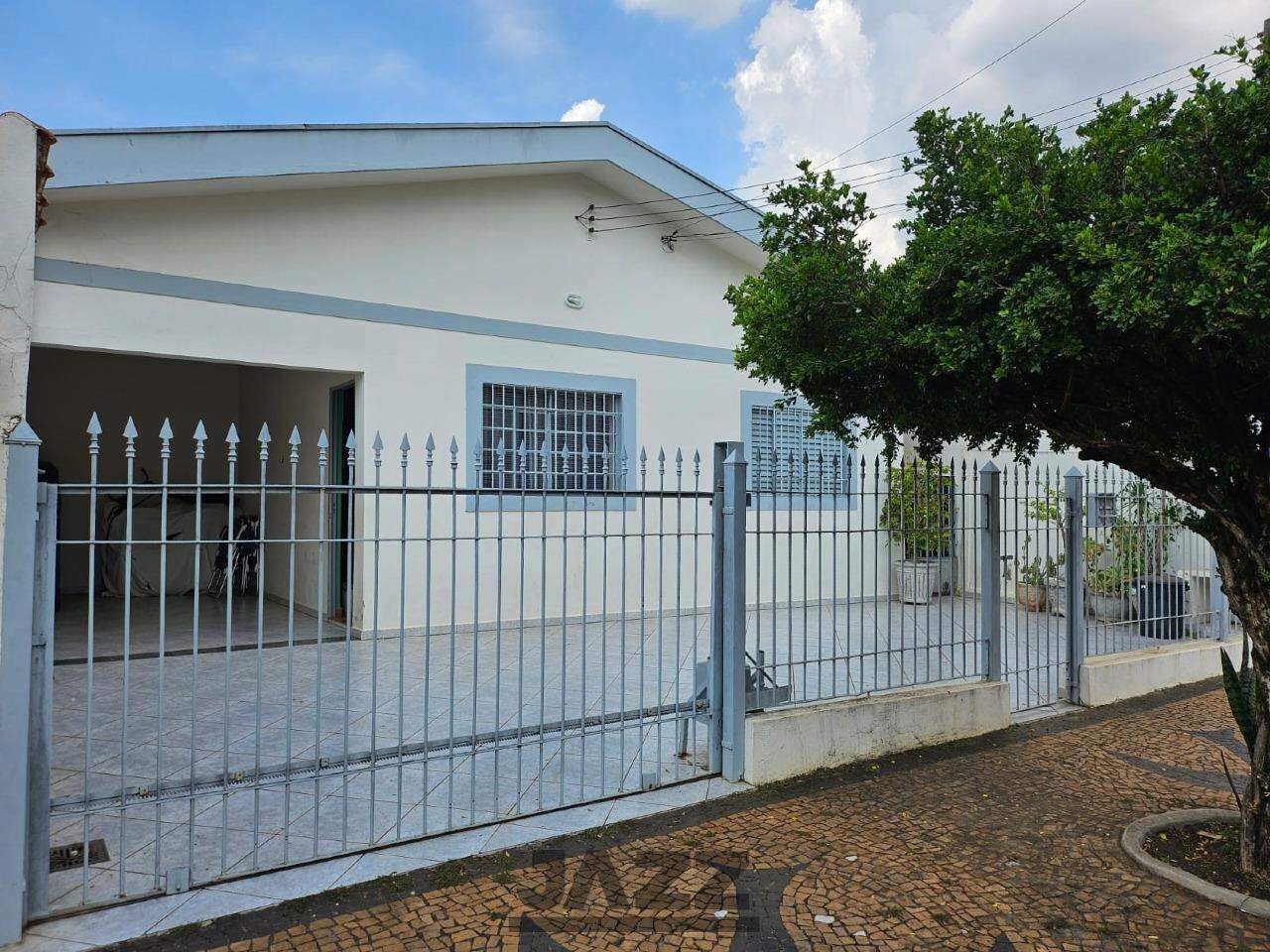 Casa à venda com 3 quartos, 110m² - Foto 1