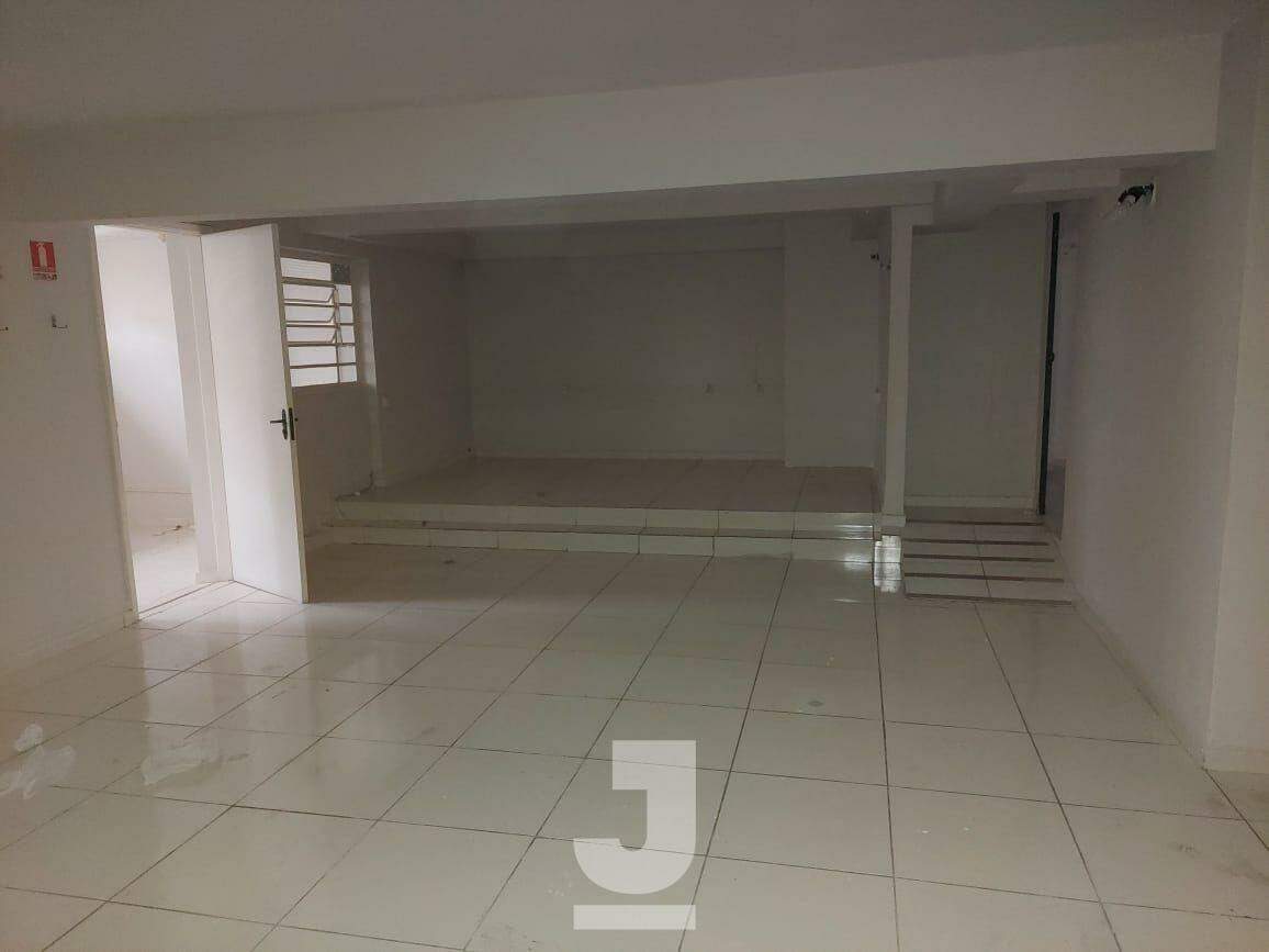 Casa à venda com 3 quartos, 392m² - Foto 1