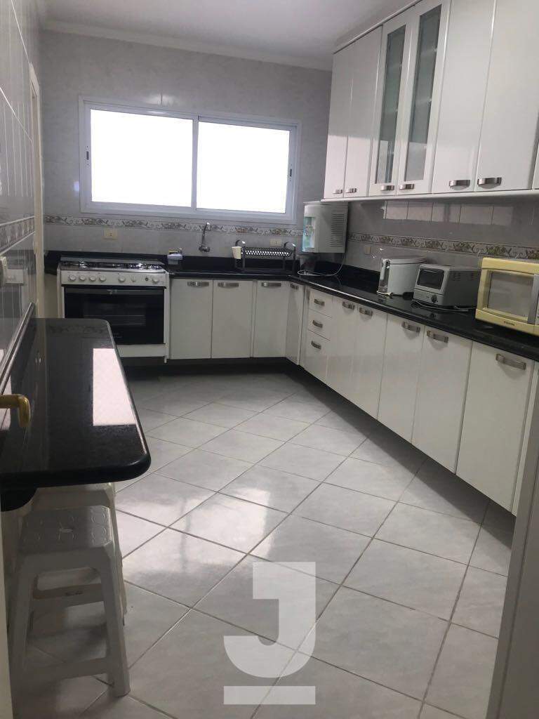 Apartamento à venda com 4 quartos, 209m² - Foto 4