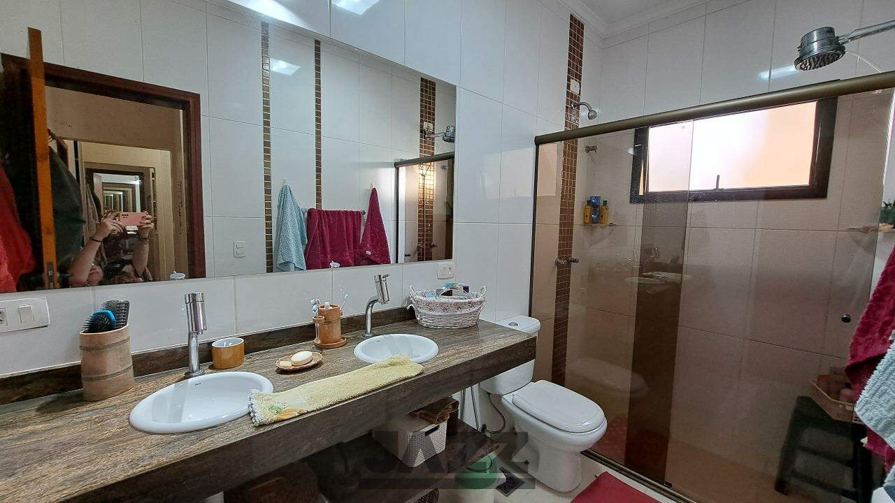 Casa de Condomínio à venda com 6 quartos, 330m² - Foto 27