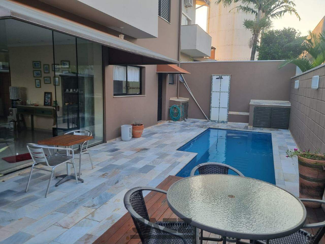 Casa de Condomínio à venda com 6 quartos, 330m² - Foto 42