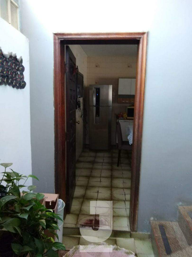 Casa à venda com 4 quartos, 220m² - Foto 11