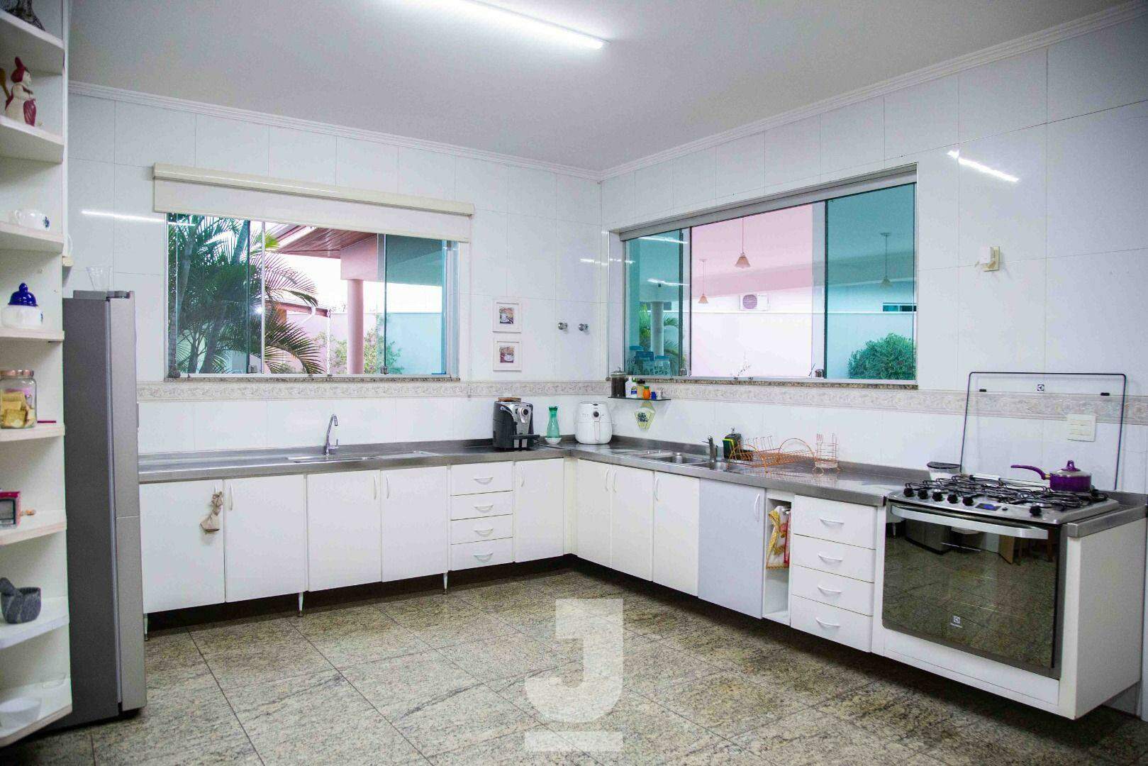 Casa à venda com 4 quartos, 580m² - Foto 23