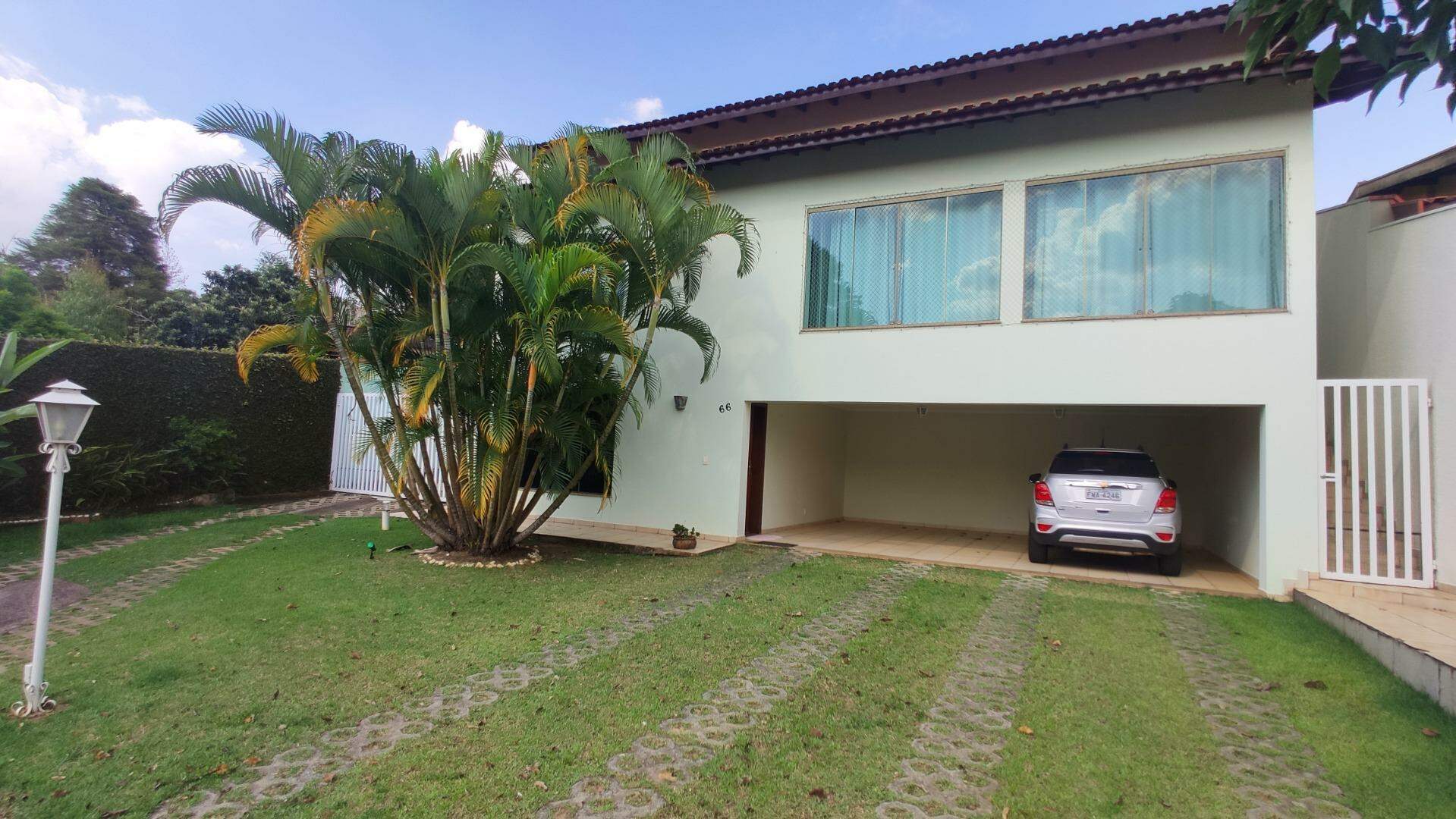 Casa à venda com 3 quartos, 270m² - Foto 1