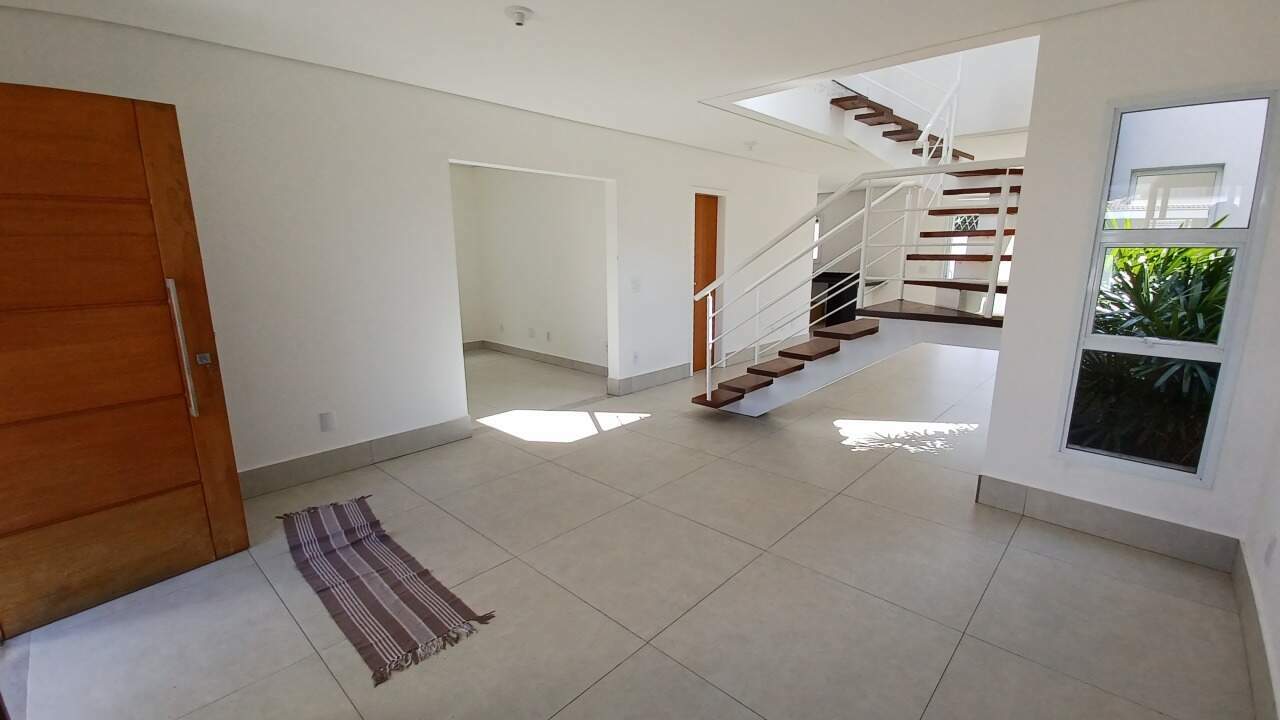 Casa de Condomínio à venda com 3 quartos, 194m² - Foto 2